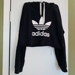 🖤Cropped Adidas hoodie🖤